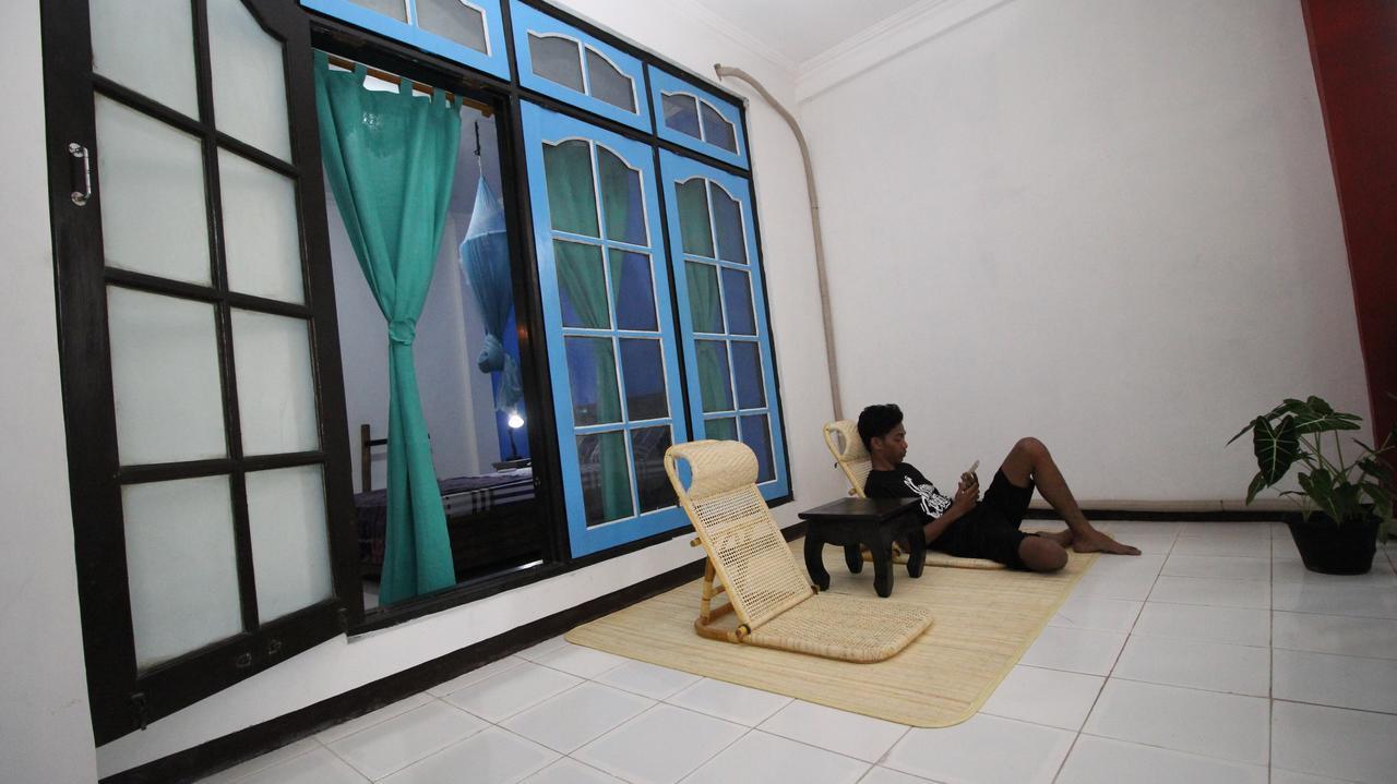 Hati Hati Hostel Yogyakarta Exterior photo