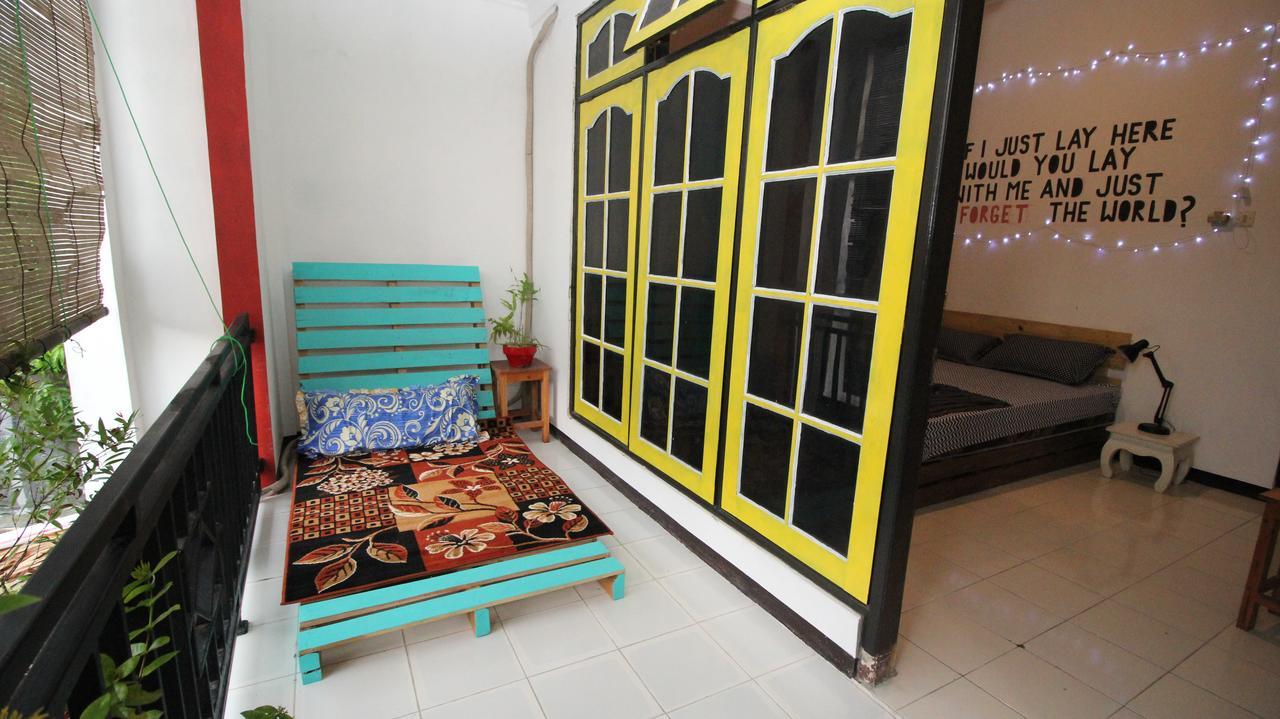Hati Hati Hostel Yogyakarta Exterior photo