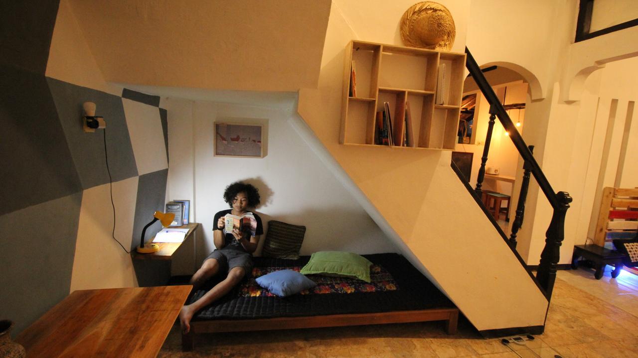 Hati Hati Hostel Yogyakarta Exterior photo